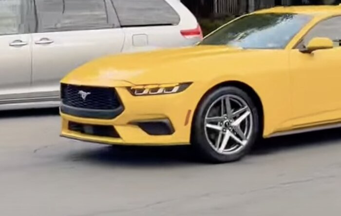 Sequential Front Turn Signal in Action