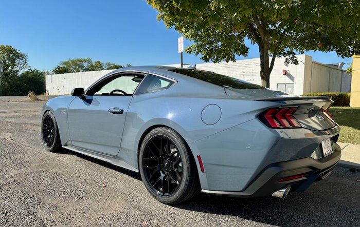 Vapor Blue 2024 Mustang GT with some mods: CJ springs, SVE R357’s 19x10, 19x11