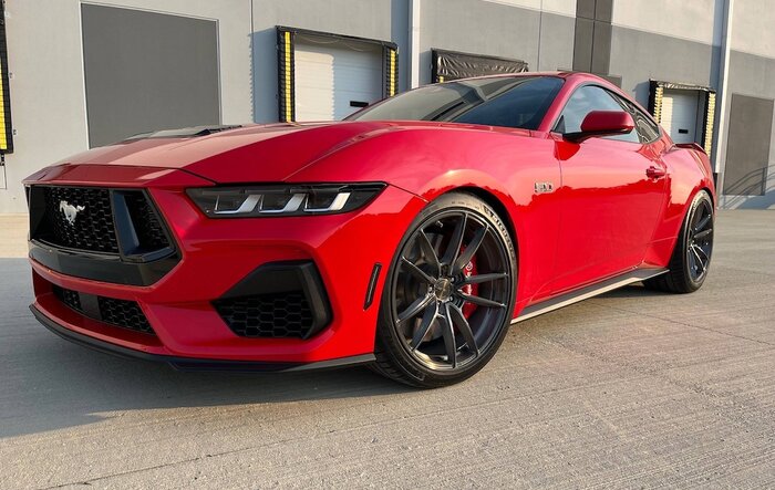 Mustang GT - Lowered with Velgens