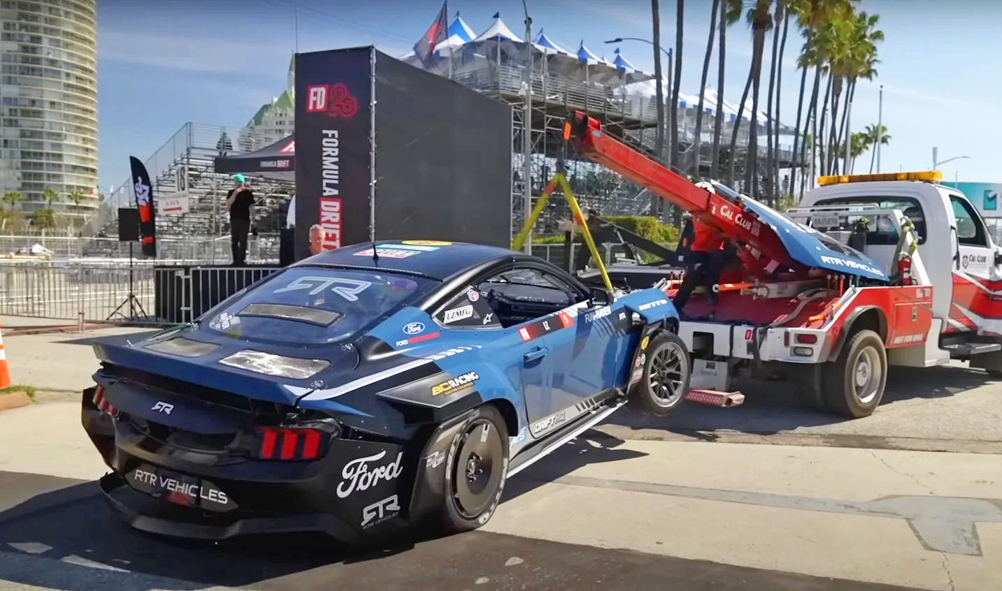 S650 Mustang RTR crashes at Streets of Long Beach (+ look at several